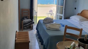 雙人或雙床房, 露台, 海景 | 迷你吧、書桌、嬰兒床 (收費)、免費 Wi-Fi