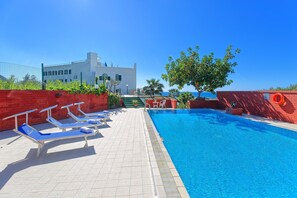 Piscina externa sazonal