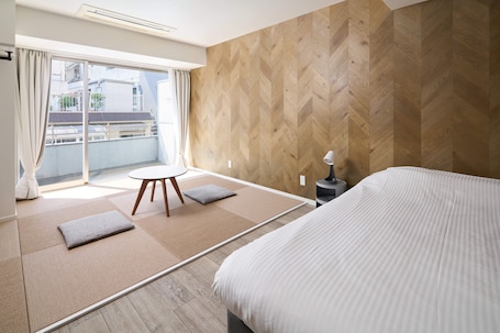 Comfort-Zimmer (Tatami, 4 People) | Zimmersafe, individuell dekoriert, individuell eingerichtet. City Hotel N.U.T.S.