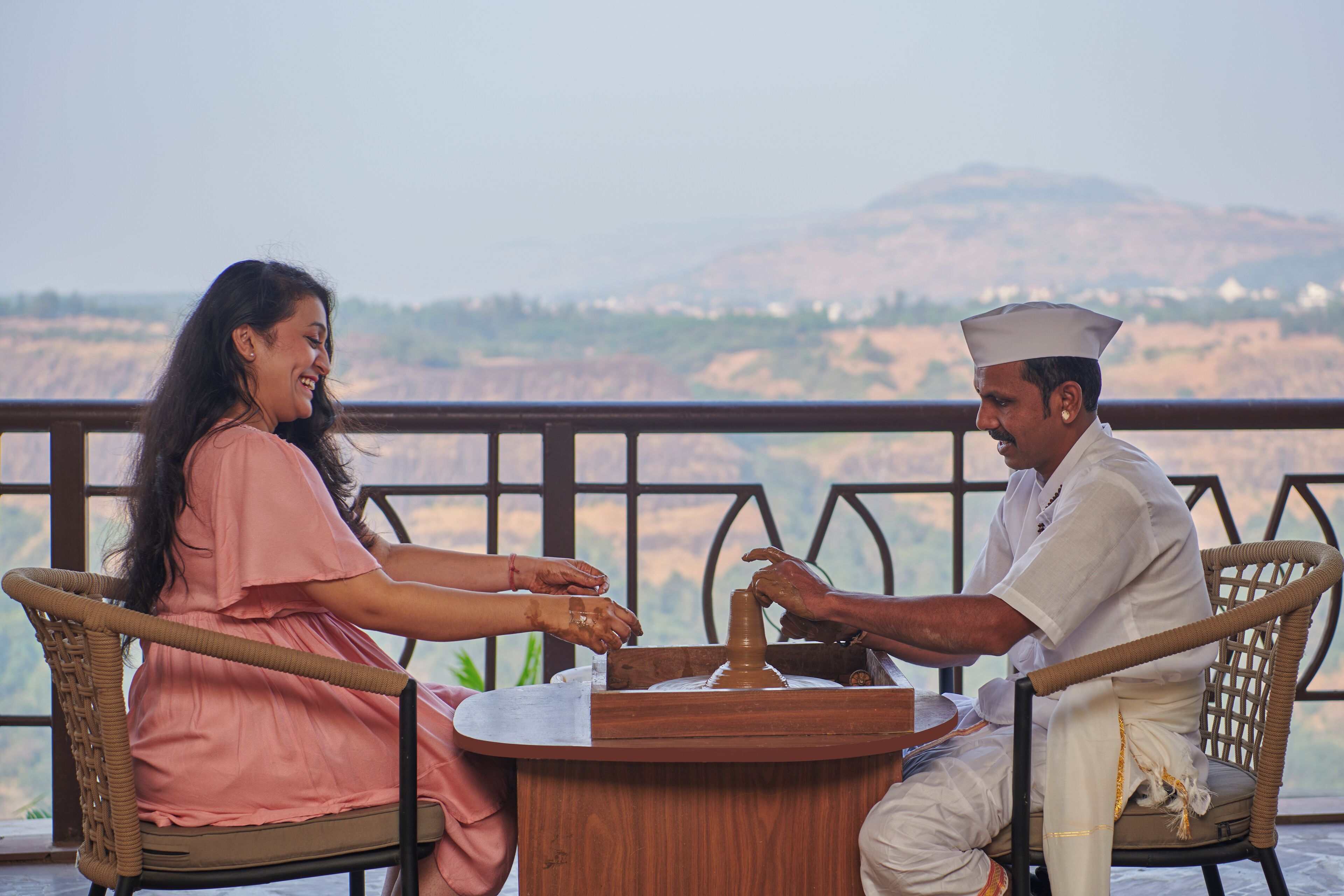 Hi ha 2 restaurants i s'hi serveixen esmorzars; plats de cuina italiana 