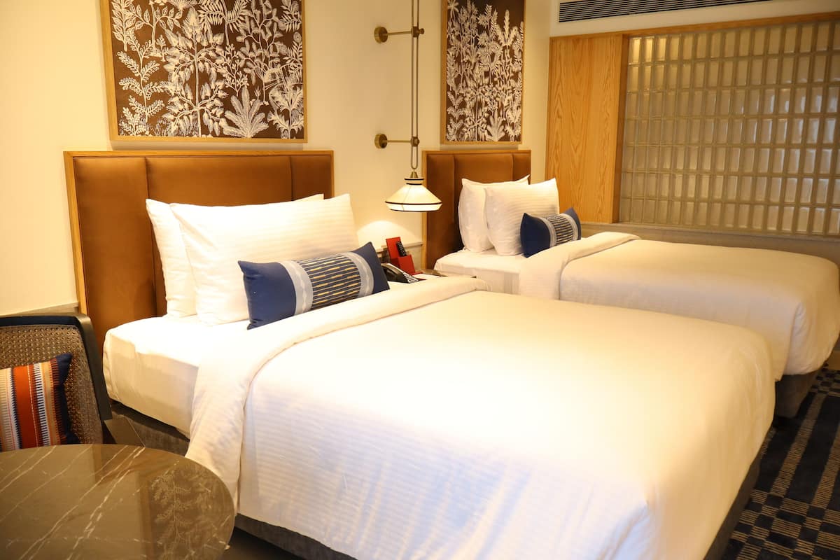 Valley View Room