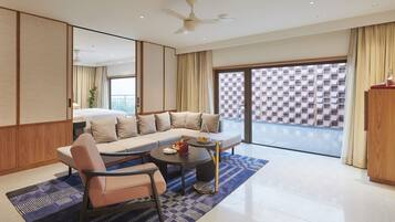 Sahayadri Hill Suite | Egyptian cotton sheets, premium bedding, minibar, in-room safe