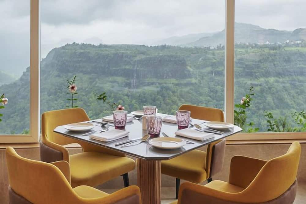 Athiva Resort & Spa, Khandala