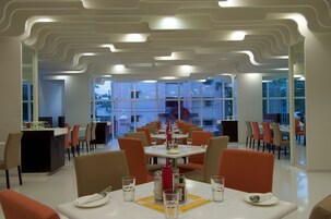 Desayuno buffet todos los días (con cargo)