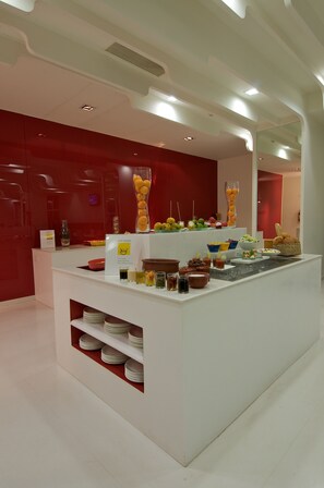 Frühstück, Mittagessen und Abendessen