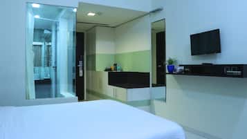 Premium bedding, Tempur-Pedic beds, minibar, in-room safe