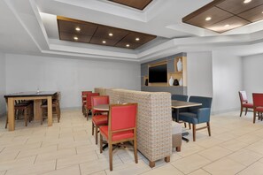 Free daily buffet breakfast  - Holiday Inn Express Hotel & Suites West Coxsackie by IHG (West Coxsackie)