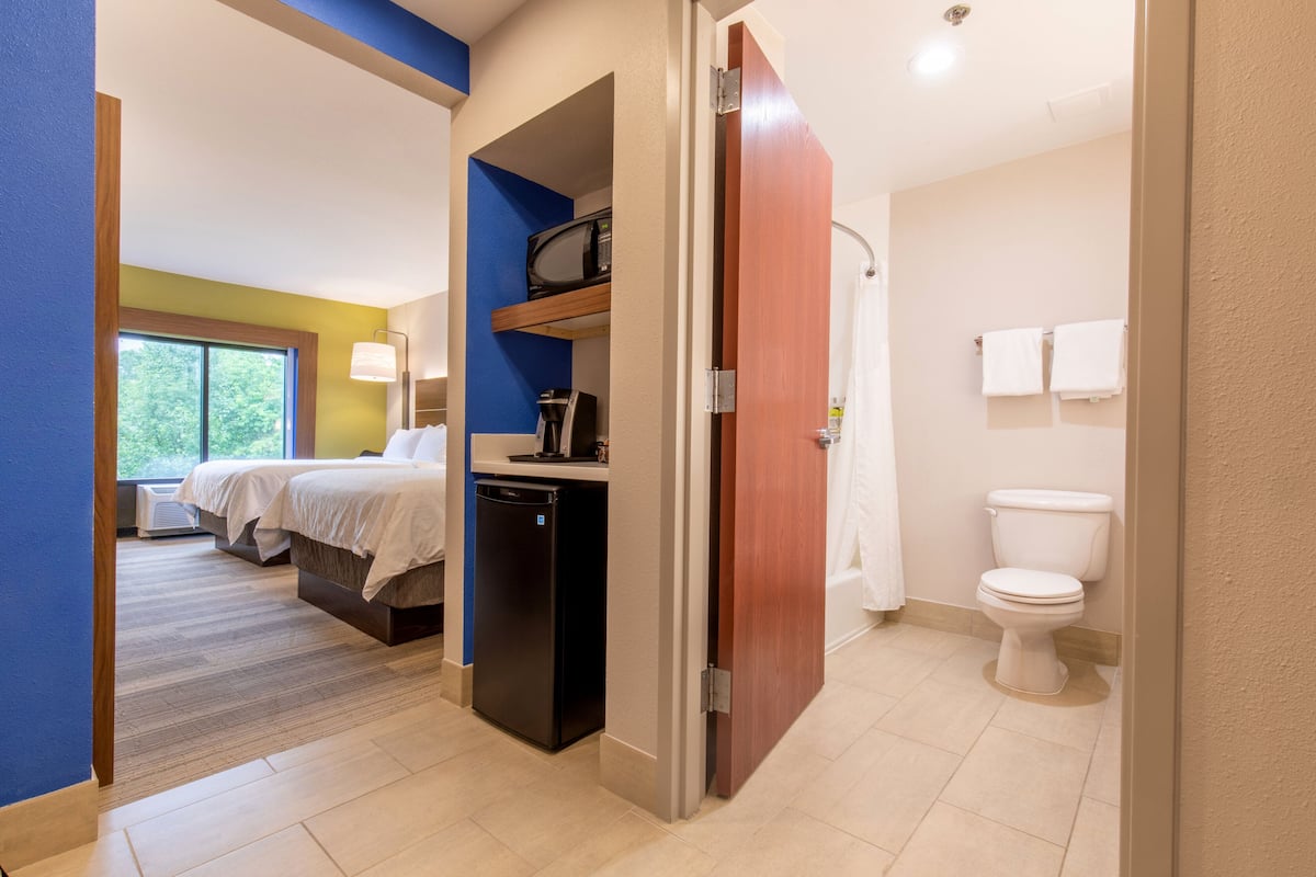 Standard Room, 2 Queen Beds | 1 bedroom, in-room safe, laptop workspace, iron/ironing board