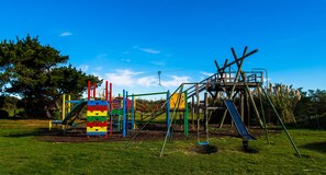 Children’s play area – outdoor