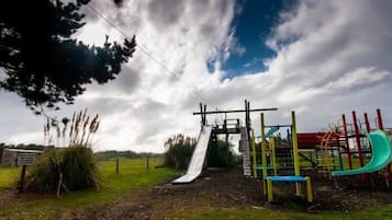 Área de juegos infantiles al aire libre