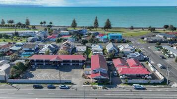 Smart TV 32 pulgadas con canales de televisión vía satélite, televisión