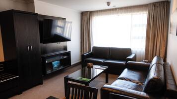 Apartment, 1 Bedroom, Jetted Tub | Living area