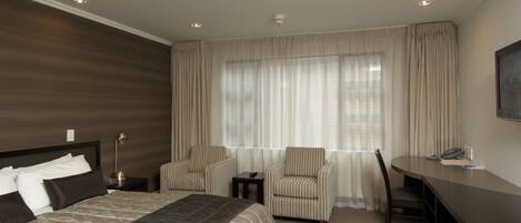 Chambre Supérieure | Coffres-forts dans les chambres, bureau, fer et planche à repasser