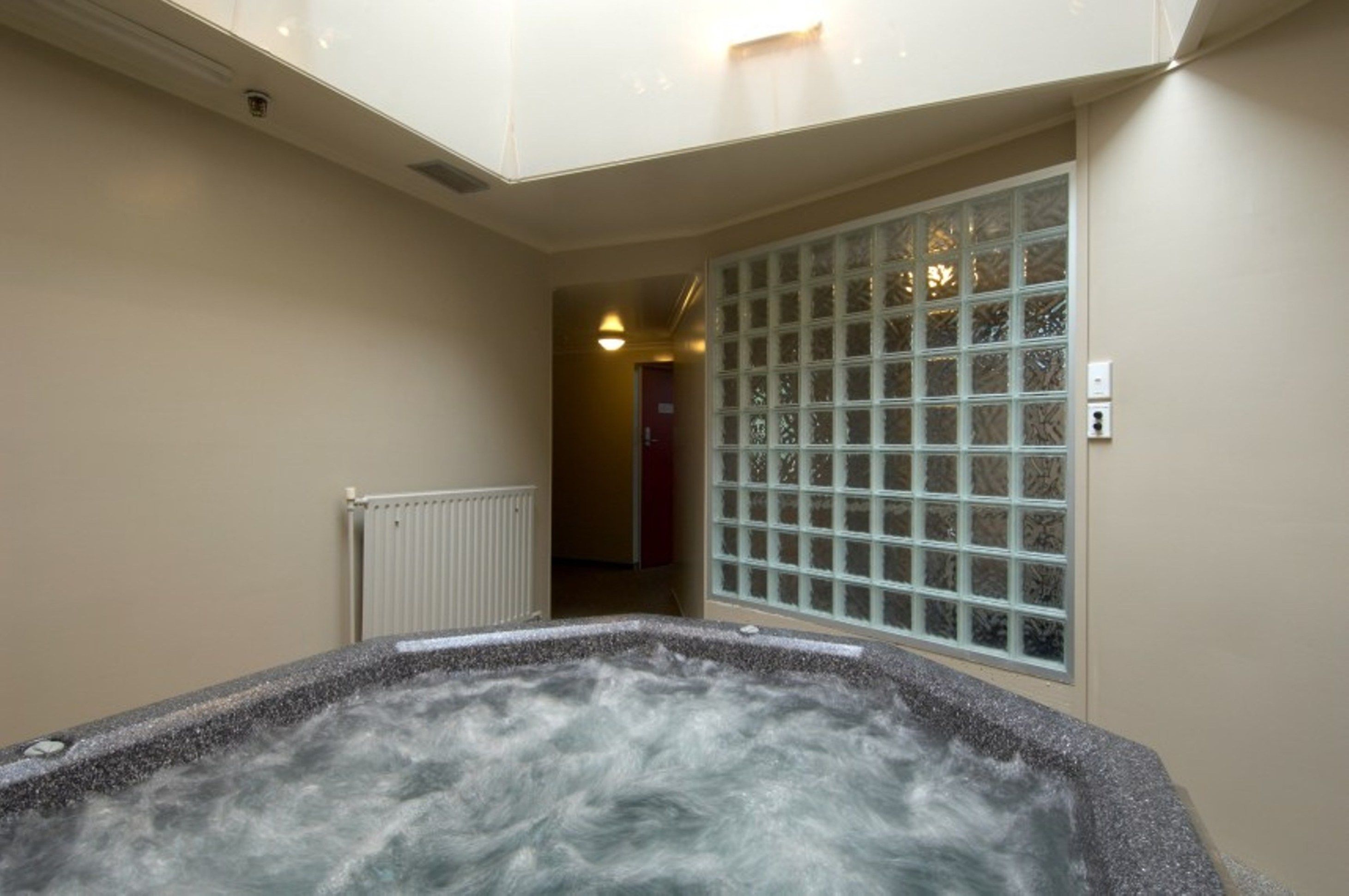 indoor spa tub