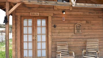 Cabin (Small Pine)