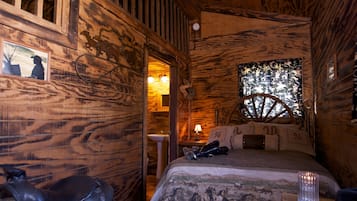 1 bedroom, blackout drapes, bed sheets