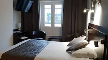 Superior Room, 1 Double Bed | In-room safe, desk, blackout drapes, iron/ironing board