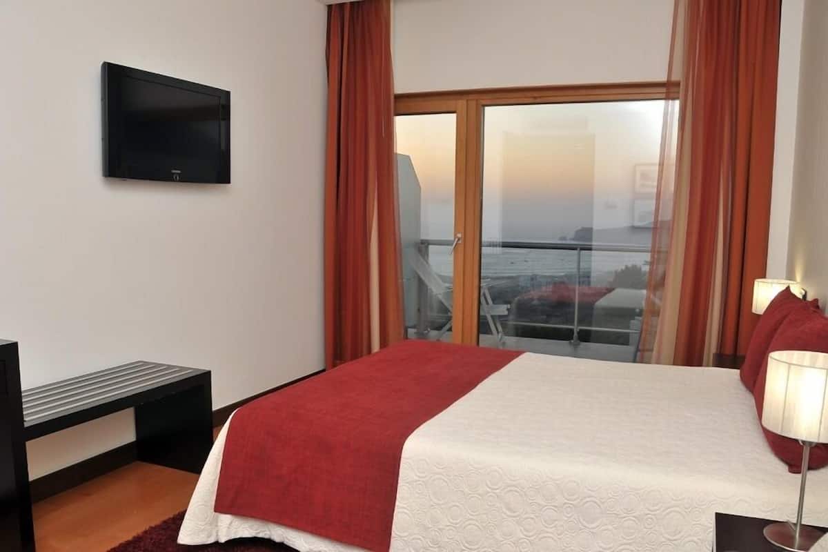 Minibar, in-room safe, desk, blackout drapes