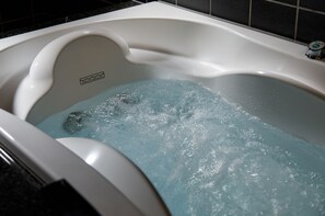 Bañera de hidromasaje interior
