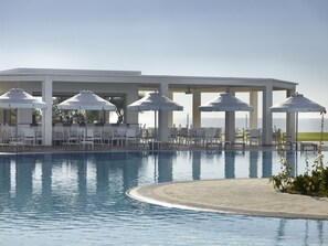 Habitación doble superior, vista a la alberca, planta baja | Vista desde la habitación