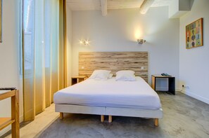 Desk, soundproofing - Hotel en Ville (Aix-en-Provence)