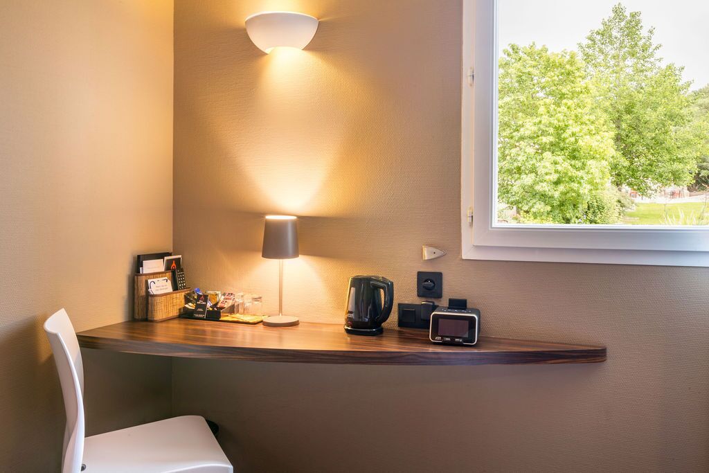 individually decorated, individually furnished, desk, laptop workspace