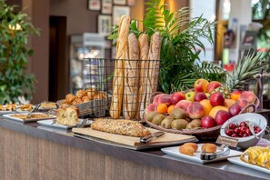 Daily buffet breakfast (EUR 16 per person)