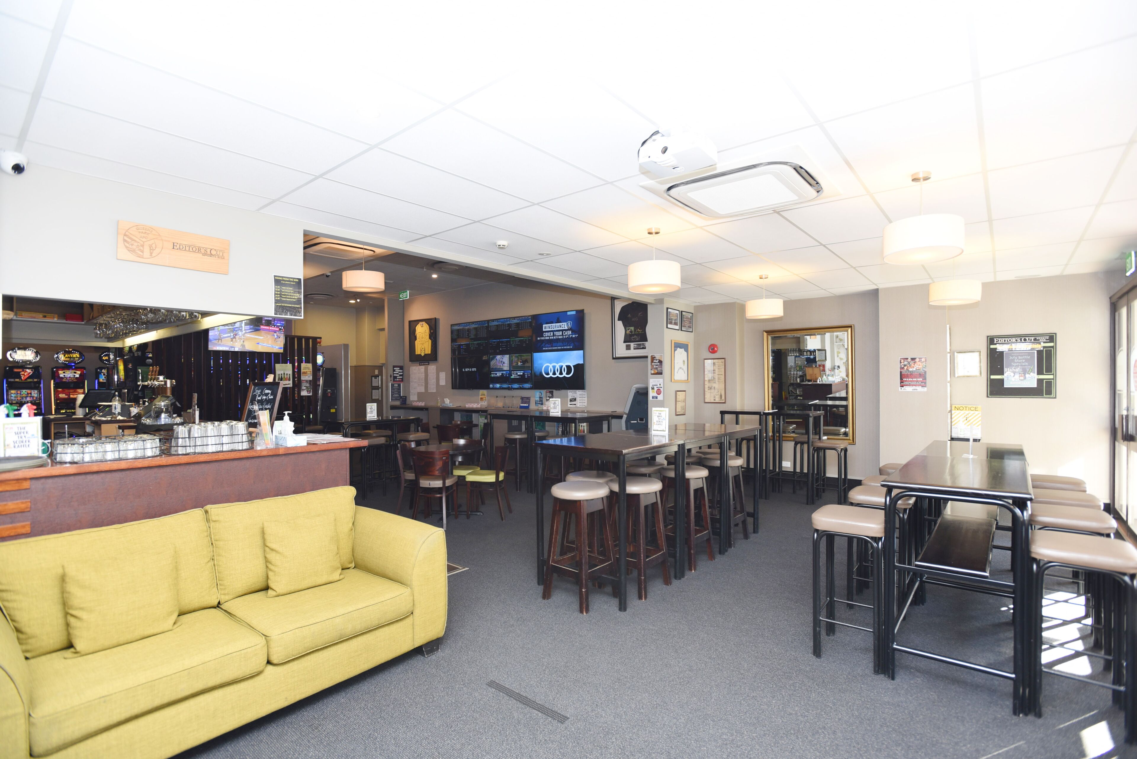 breakfast, lunch, dinner served; southern cuisine