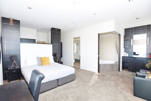 Standard Room, Non Smoking, Balcony (King Suite) | Desk, iron/ironing board, free cribs/infant beds, free WiFi