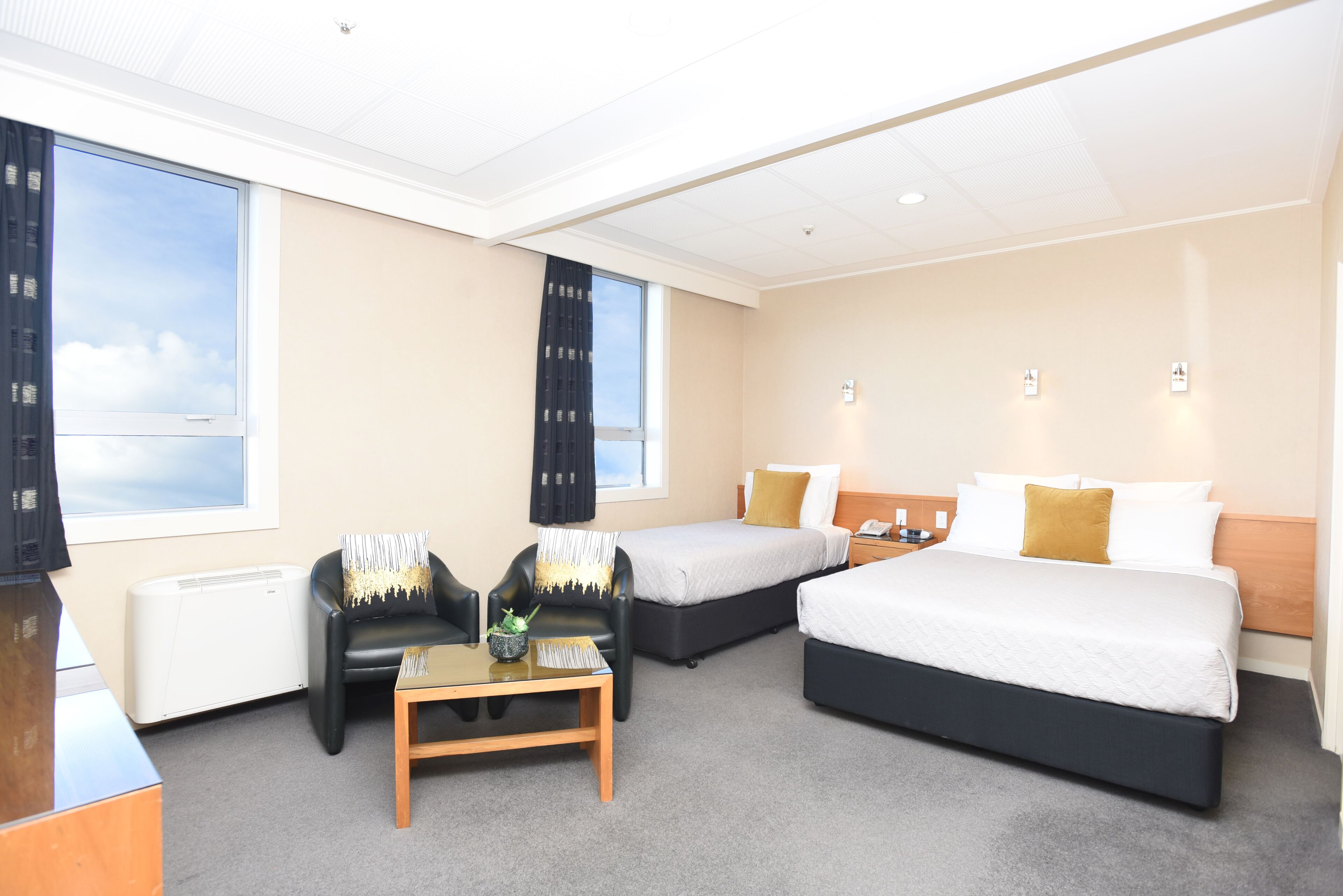 standard room, non smoking (twin room) | desk, iron/ironing board, free cots/infant beds, free wifi