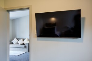 Departamento, 2 habitaciones | Tabla de planchar con plancha, wifi gratis y ropa de cama