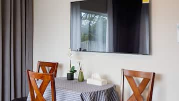 Apartment, 1 Bedroom, Mountain View - Prepaid | Living area | TV