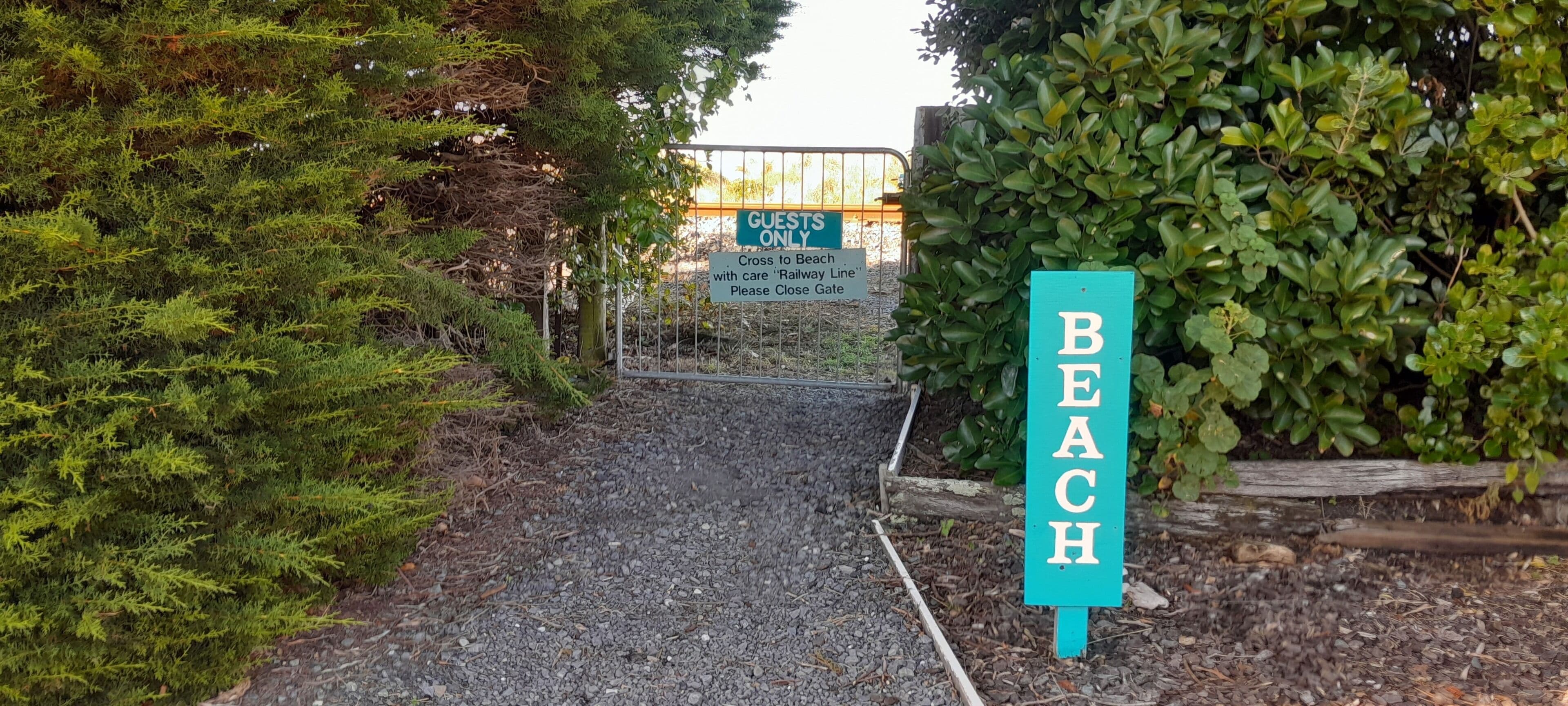 位於海灘上、海灘接駁車、12 間海灘酒吧