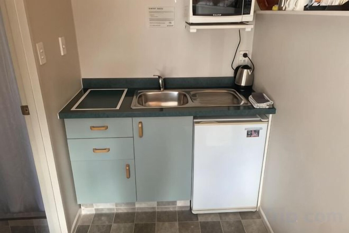 Private kitchen | Coffee/tea maker, fridge, microwave