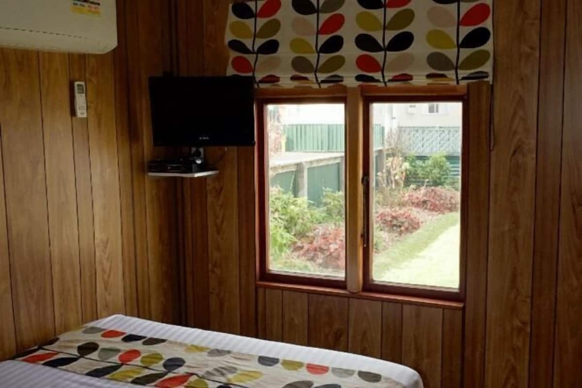 In-room safe, iron/ironing board, free WiFi, bed sheets
