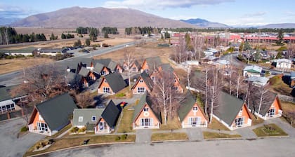 Mountain Chalets Motel