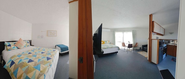 2 bedrooms, desk, iron/ironing board, free WiFi