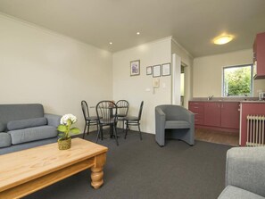 2 Bedroom Suite | Iron/ironing board, free WiFi, bed sheets