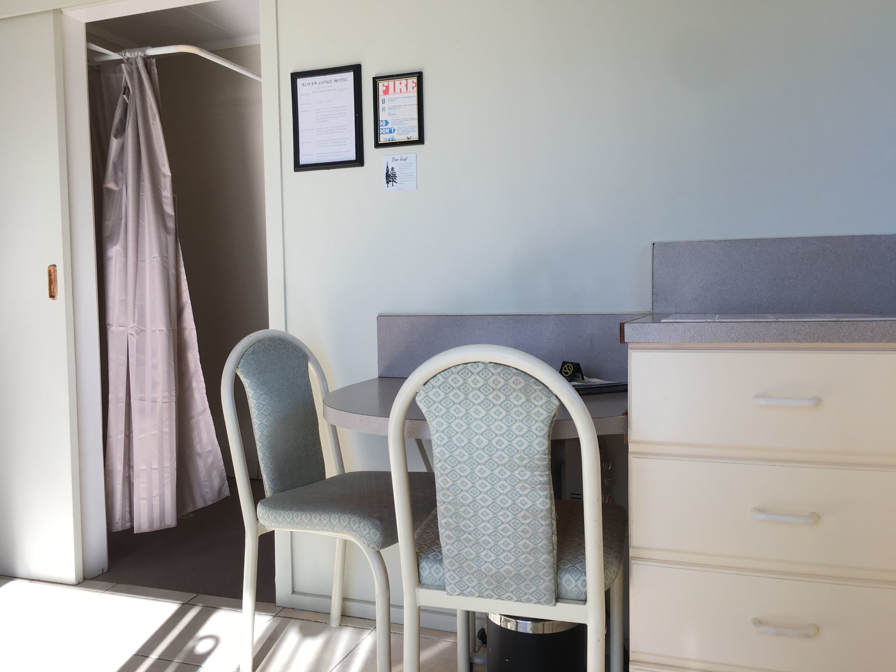 Budget Studio | Bathroom