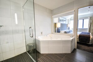 Kostenlose Toilettenartikel, Haartrockner, Handtücher, Seife