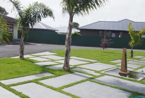 Garden - Coronation Court Motel (New Plymouth)