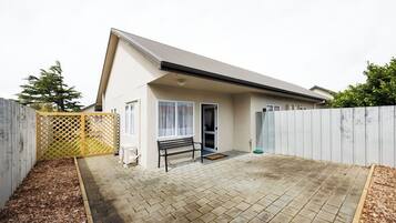 2 Bedroom Apartment with Spa | Terrace/patio