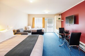 Standard-Studio, Nichtraucher, Küche | 1 Schlafzimmer, Minibar (mit einigen kostenlosen Artikeln), Zimmersafe