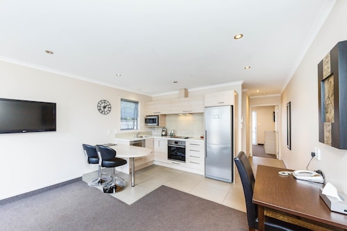 Kauri Court Motel and Apartments