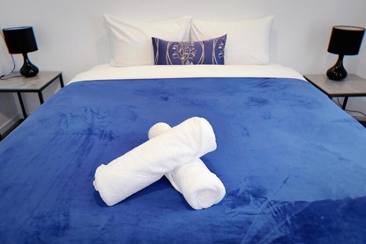 Soundproofing, WiFi (free), bed sheets