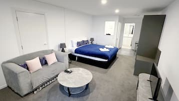 Economy Studio | Soundproofing, free WiFi, bed sheets
