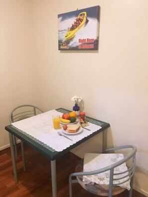 In-room dining - Brylin Motel (Rotorua)