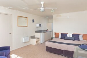 Studio | In-room safe, soundproofing, iron/ironing board, free WiFi