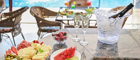 Außenpool, Liegestühle