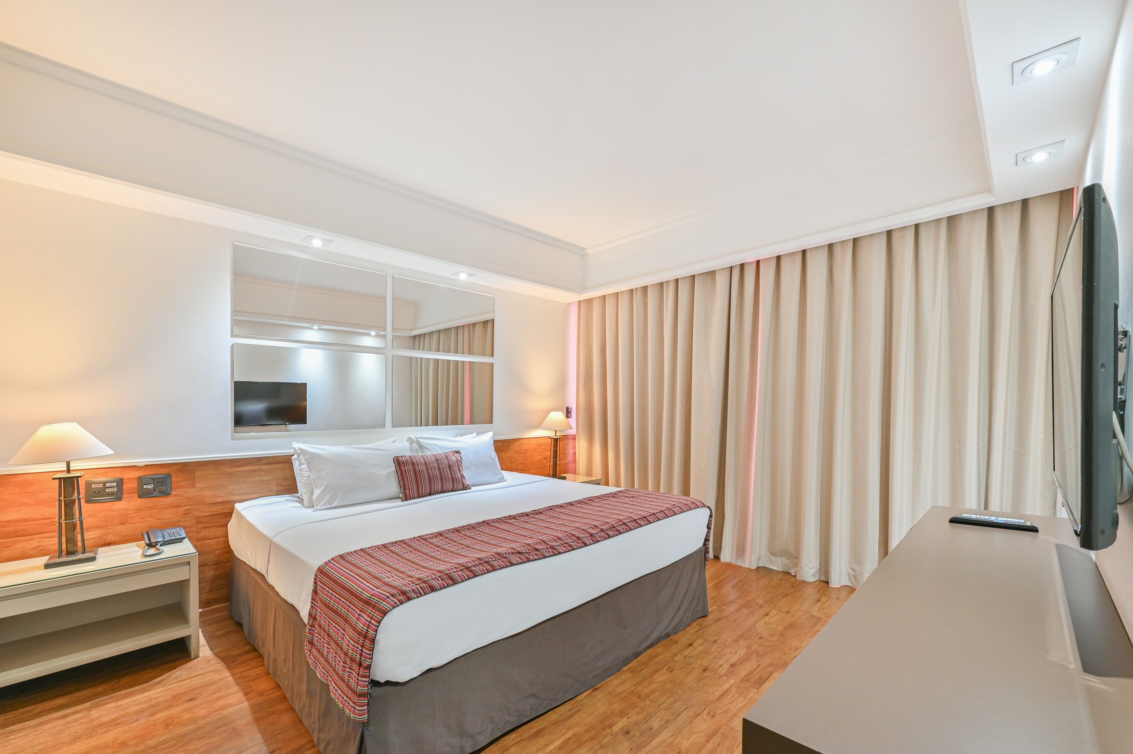 Photo - Hotel Golden Park Campinas Cambuí By Nacional Inn